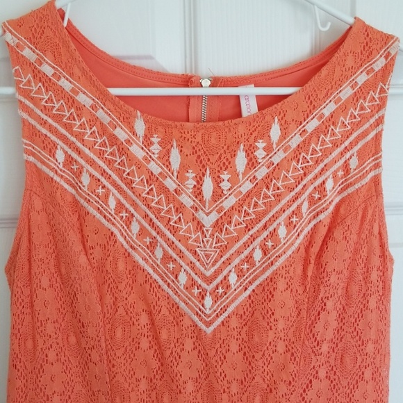 Dress - Picture 2 of 4